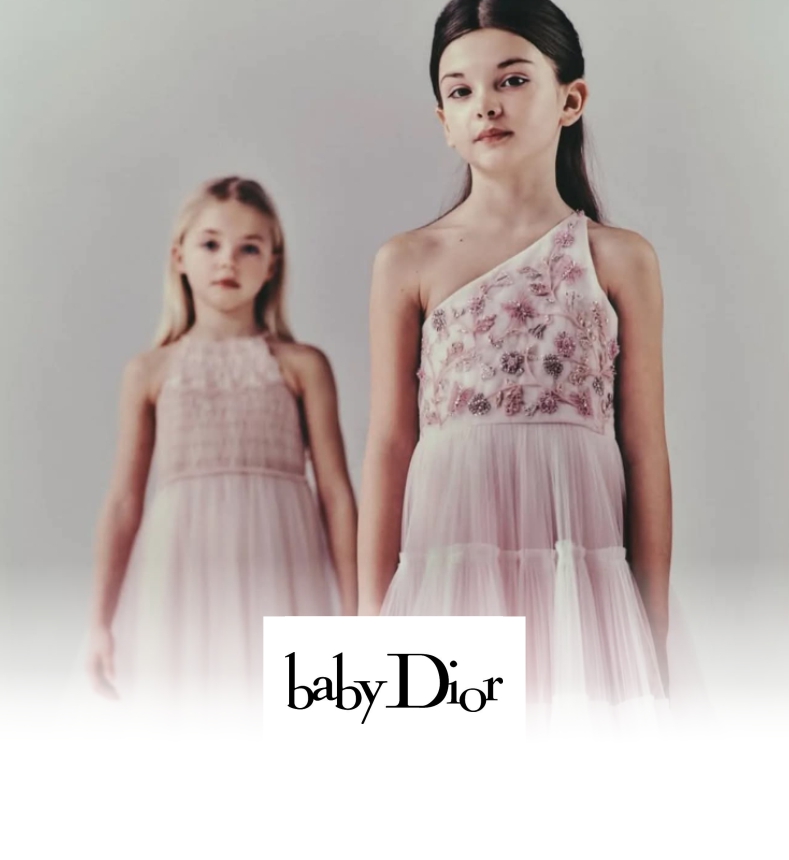 LEONTINE Issue de la TMB KIDS Academy, elle fait une entrée remarquée dans la mode avec une première campagne pour BABY DIOR.