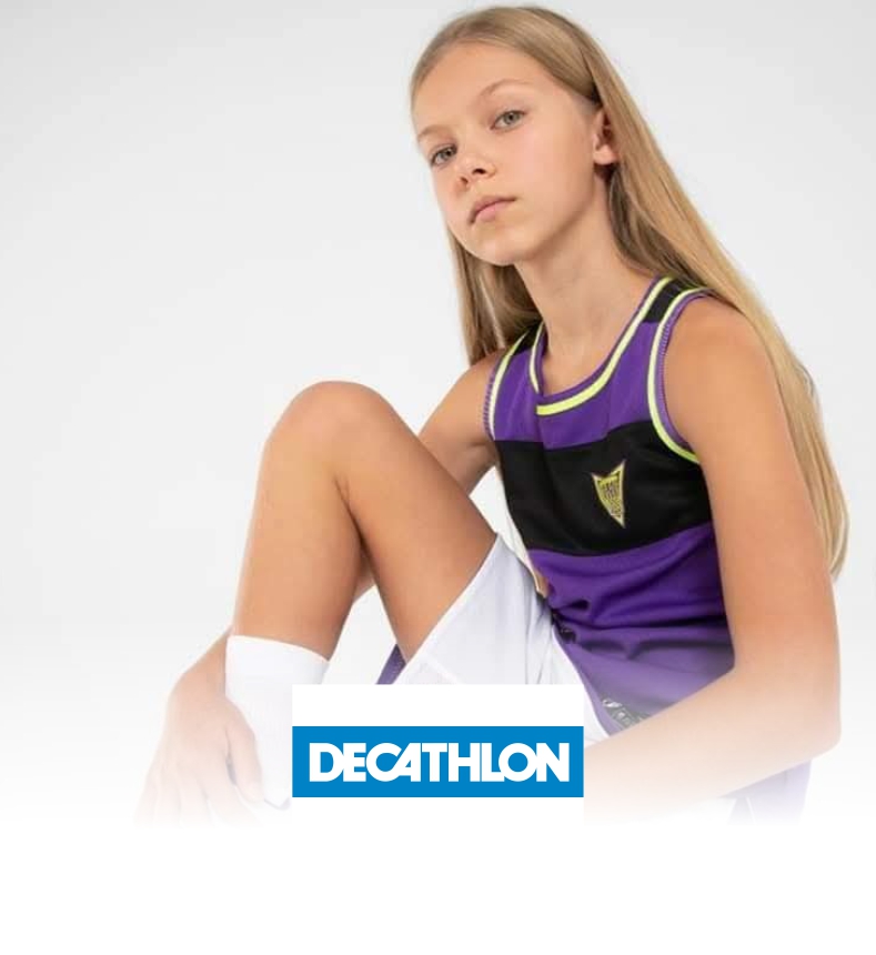 MAYAN Lauréate de la TMB KIDS Academy, elle s’illustre dans une campagne pleine d’énergie pour la marque de sport DECATHLON.
